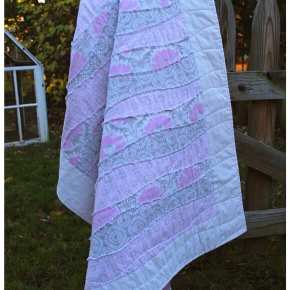 Handmade Baby Crib Lap Quilt Wavey Deconstructed Blanket - Picture 9 of 9